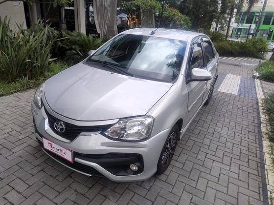 TOYOTA ETIOS 1.5 PLATINUM SEDAN 16V FLEX 4P AUTOMÁTICO